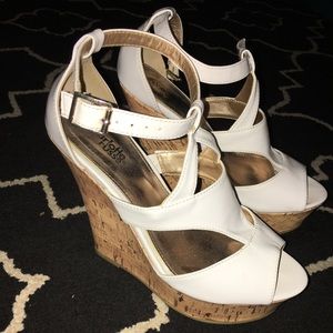 White cork wedges