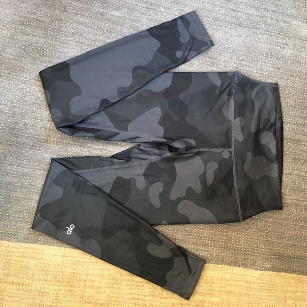 Alo black camo legging