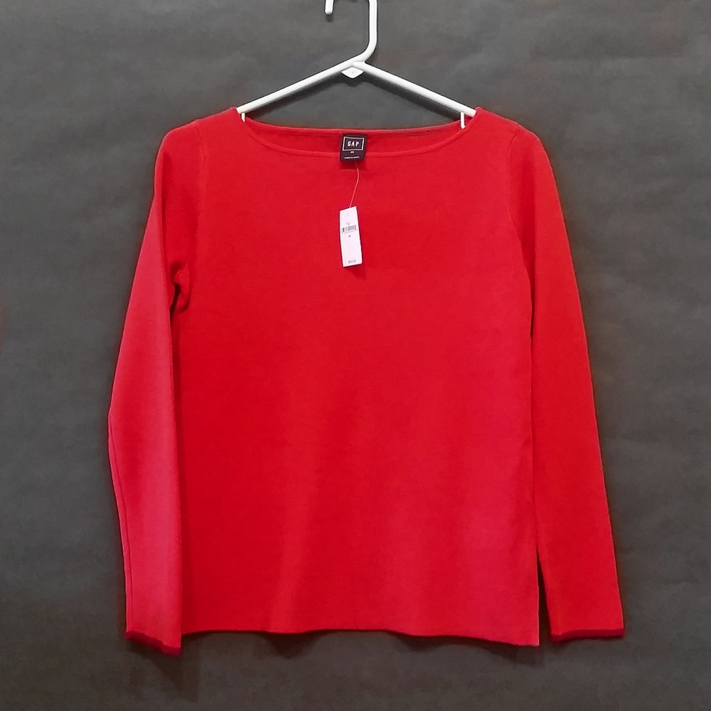 NWT Red GAP sweater XS