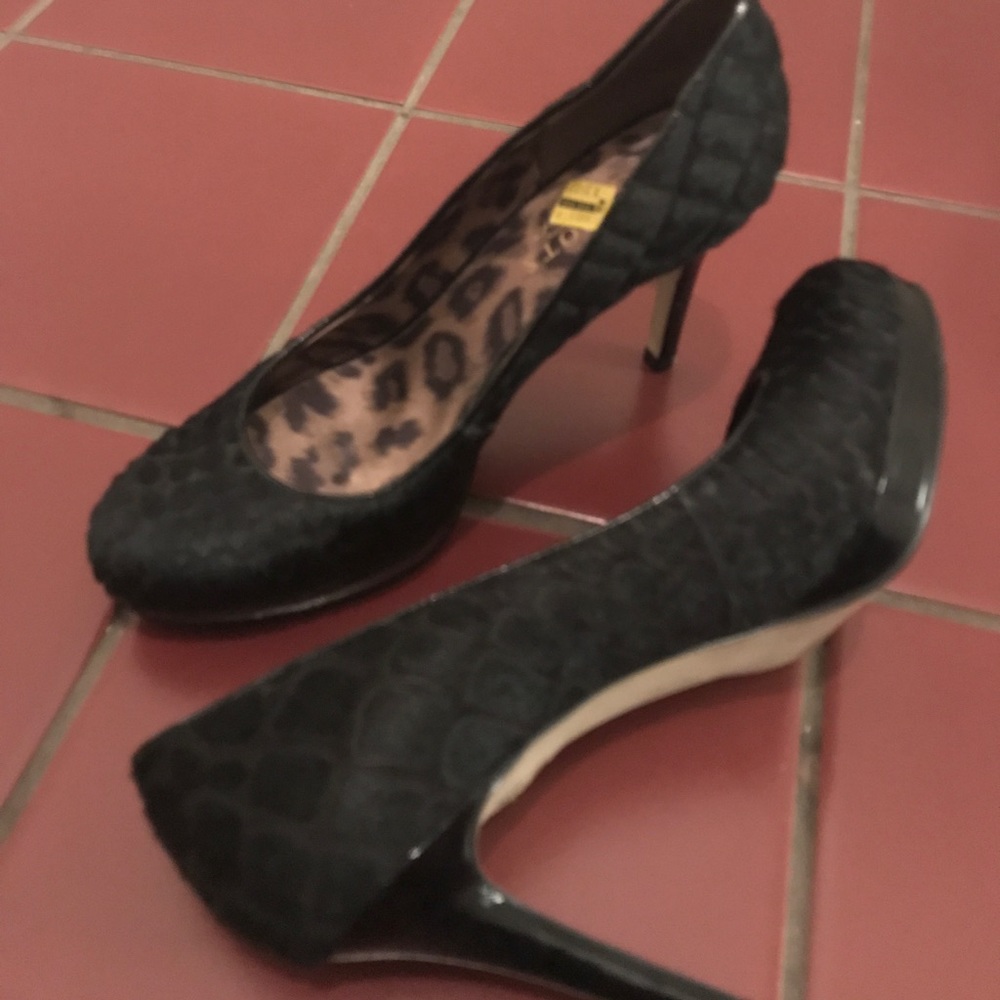 TAlBOTS Calf Hair Black Heels SZ 7 1/2