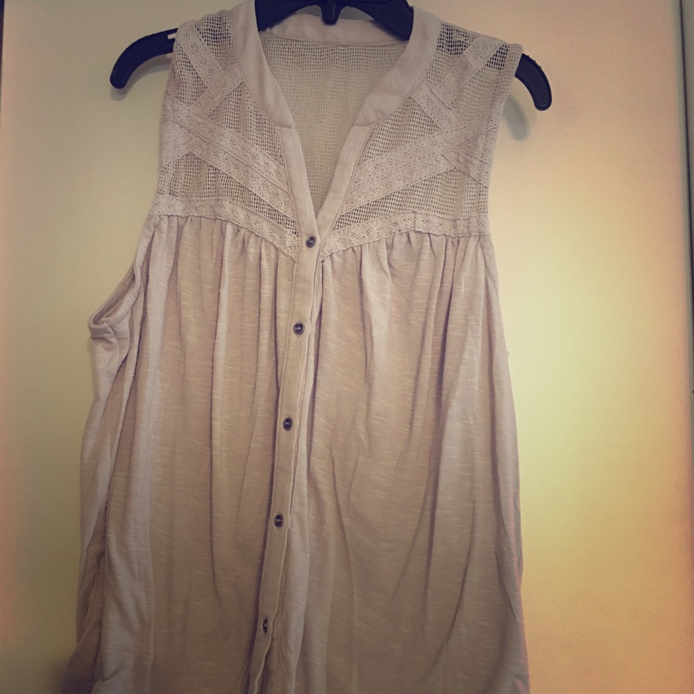 Taupe sleeveless button-down. Size L.