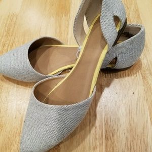 BRAND New SZ 7 POINTED FLATS