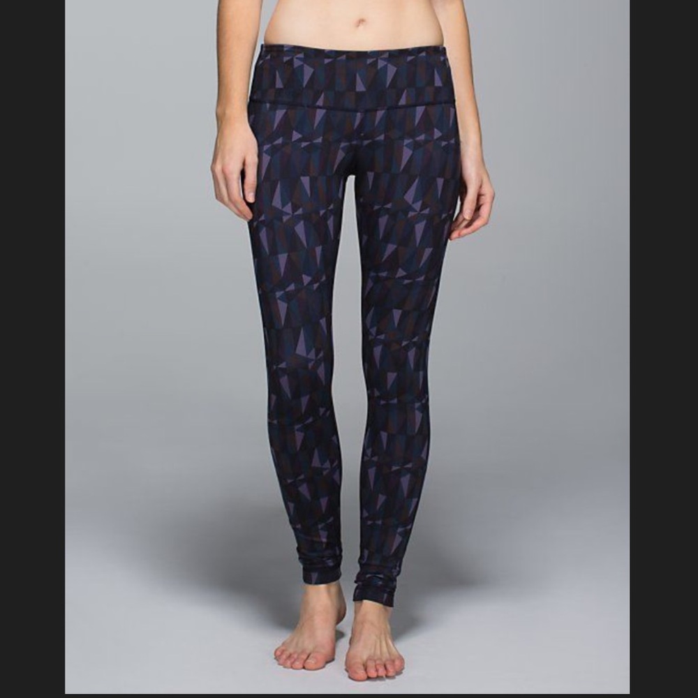 Size 6 Lululemon Wunder Under Leggings