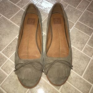 Dolce Vita Taupe flats