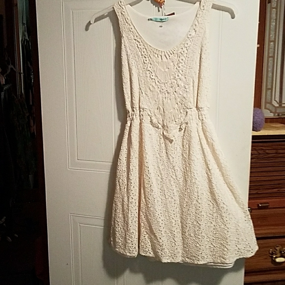 Maurices sz M Cream Tank flared mini,crochet