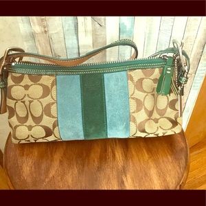 Great small Coach purse - classic style