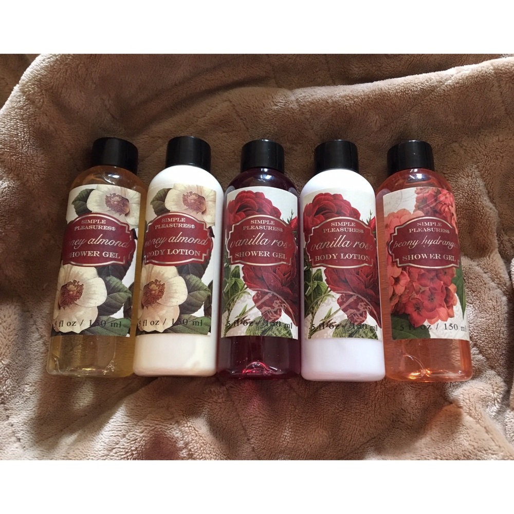 Simple Pleasures Body Lotion & Shower Gel Mega Set