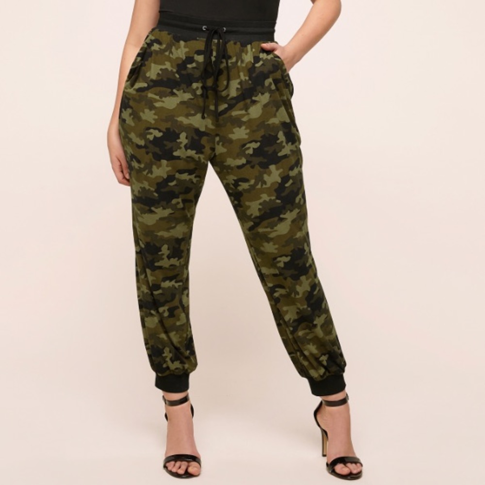 "Army fatigue" knitted Joggers