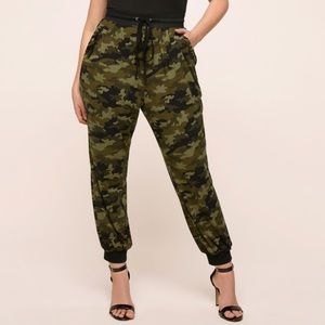 "Army fatigue" knitted Joggers