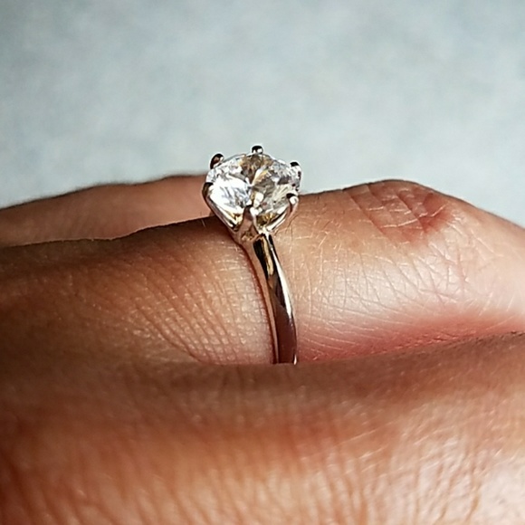 New 1ct Round 14k Solid White Gold Engagement Ring - Picture 6 of 9