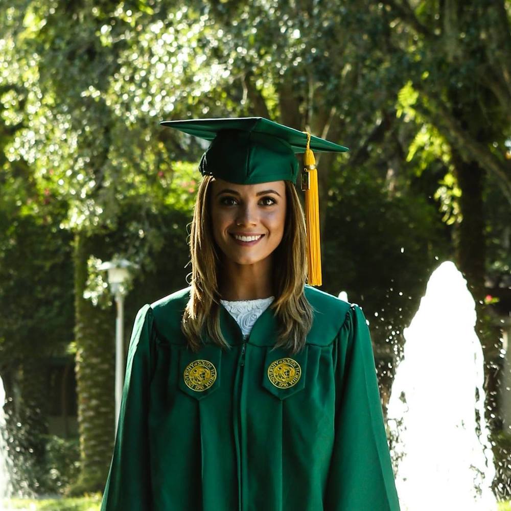 Meet your Posher, Caitlin