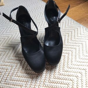 Tod's cross strapped heels