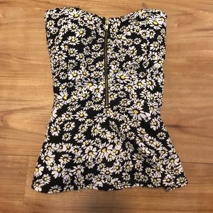 Beautiful 💛 DAISY 💛 top!!