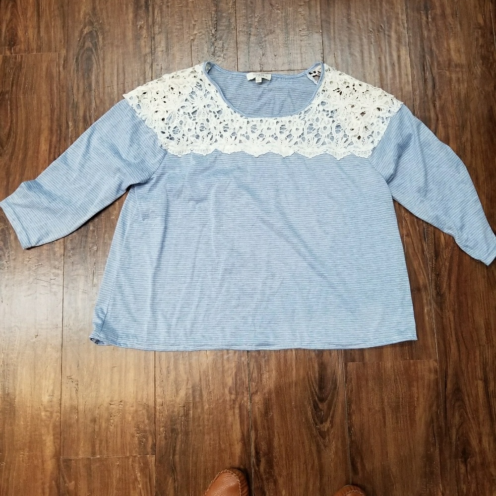 Blue and white top