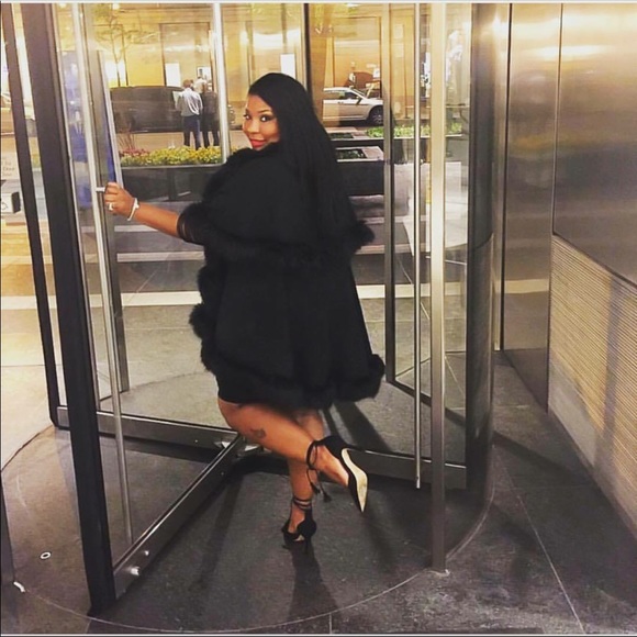 ELEGANT Black Faux Fur Double Layer CAPE Coat - Picture 3 of 9