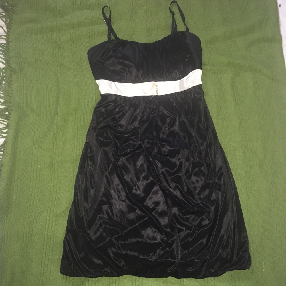 Torrid formal bubble hem dress size 1