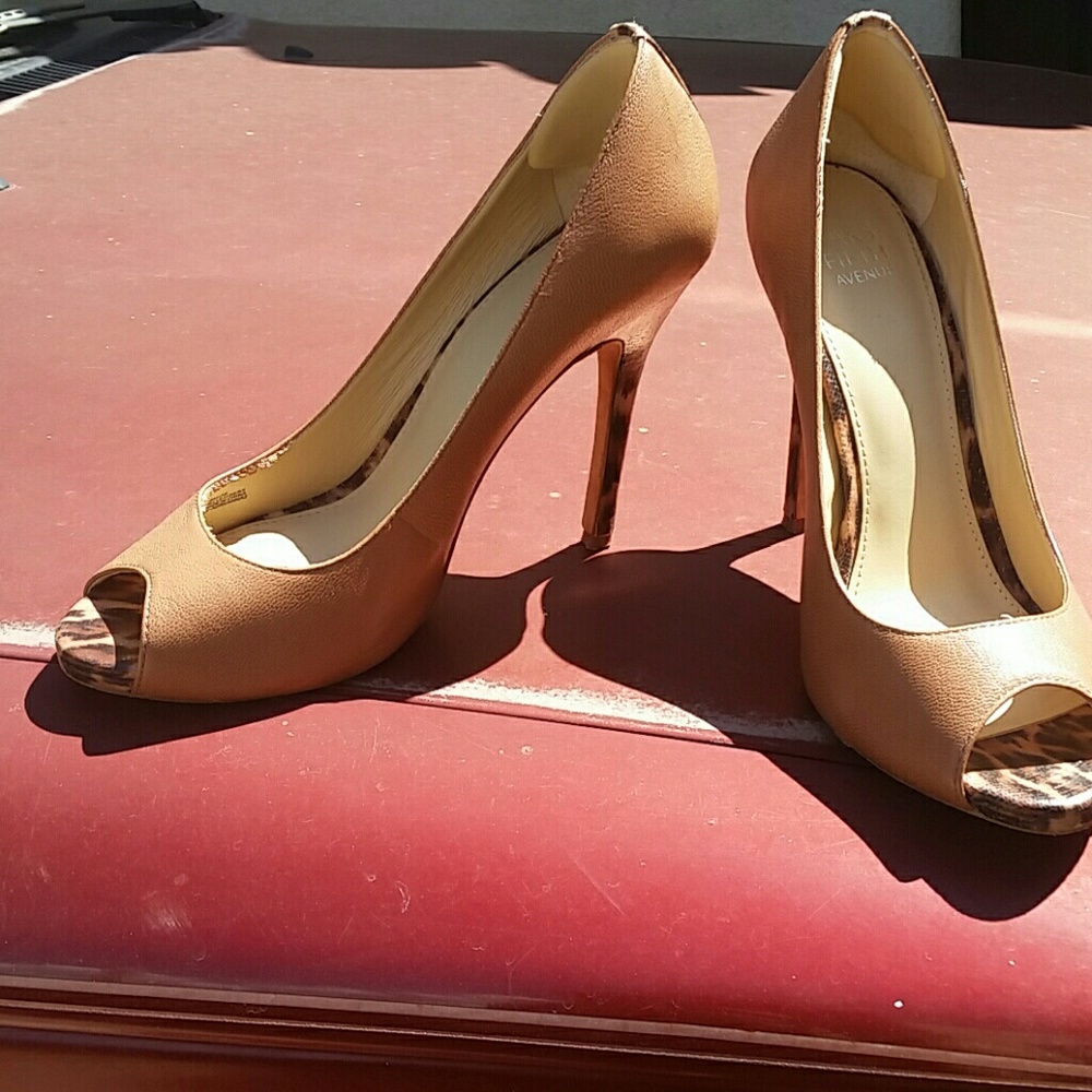 Beige peep toe pumps