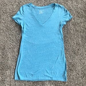 American Eagle Vneck shirt