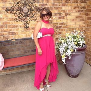 Meet your Posher, Estela