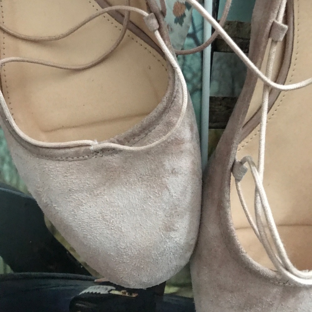 Shoes - Picture 3 of 4