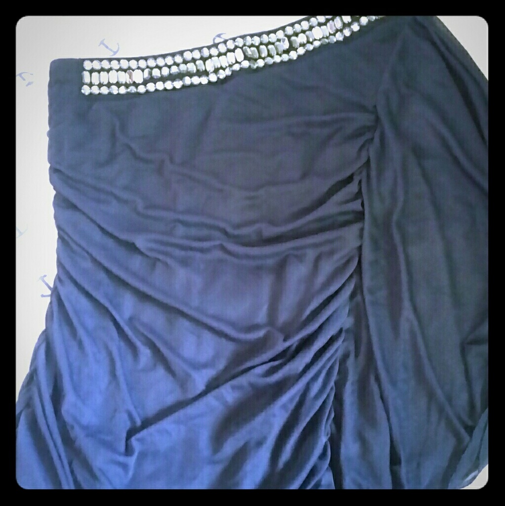 One shoulder top