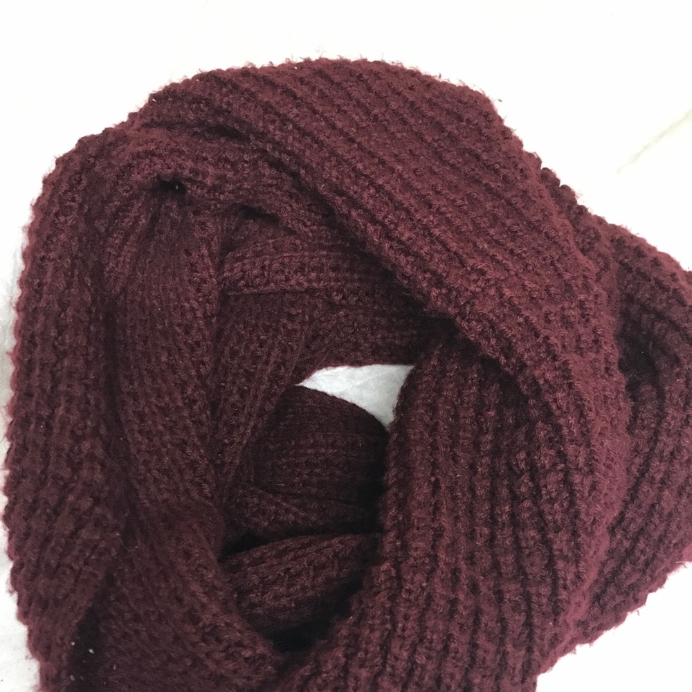 Maroon infinity scarf