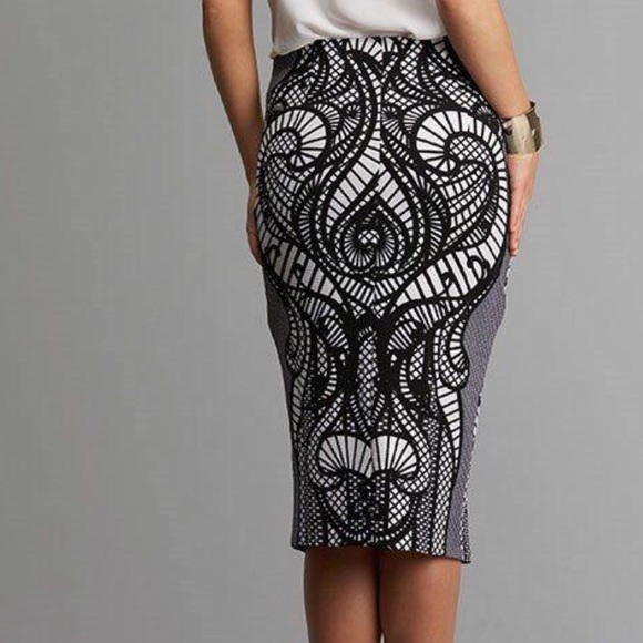 Abstract printed pique skirt - Picture 2 of 6
