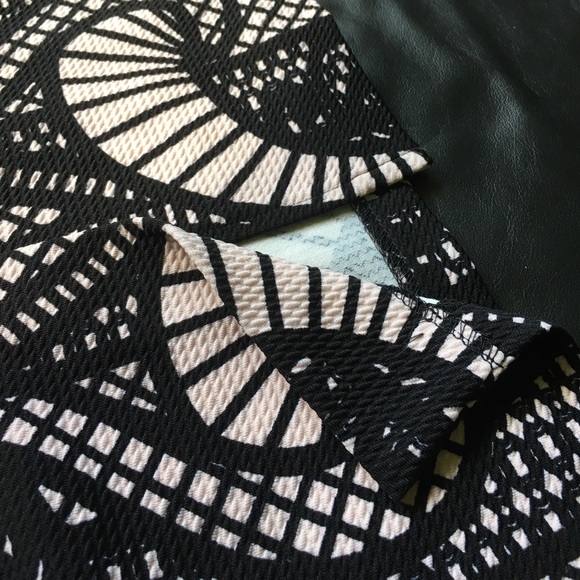 Abstract printed pique skirt - Picture 6 of 6