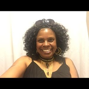 Meet your Posher, Carolyn