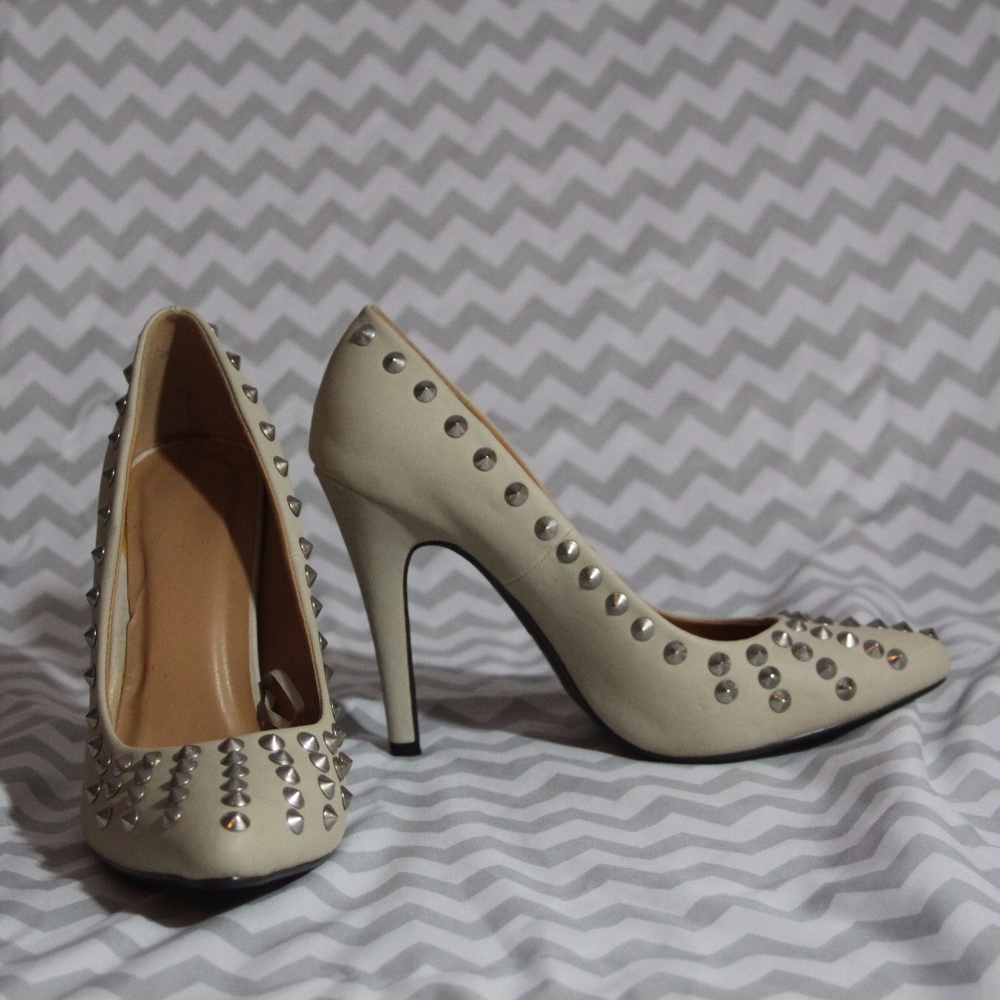 Cream Studded Pumps