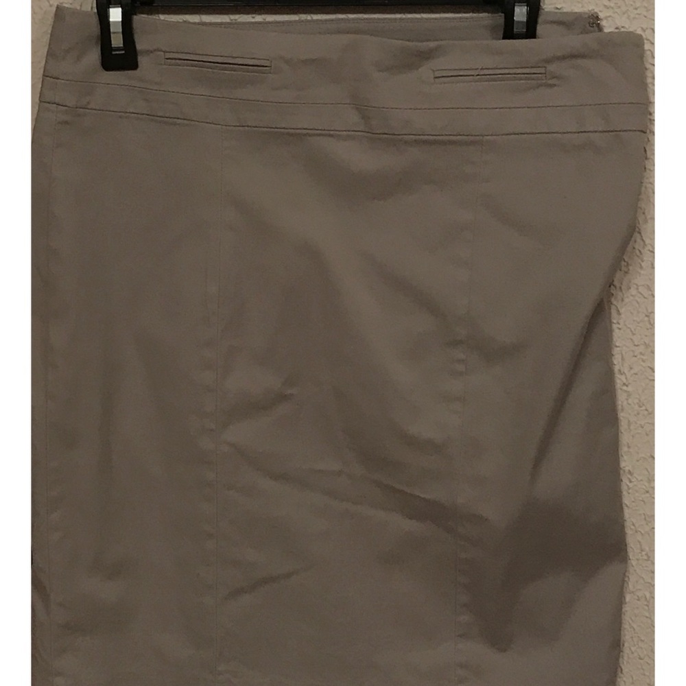 Loft Side Zipper Size 6