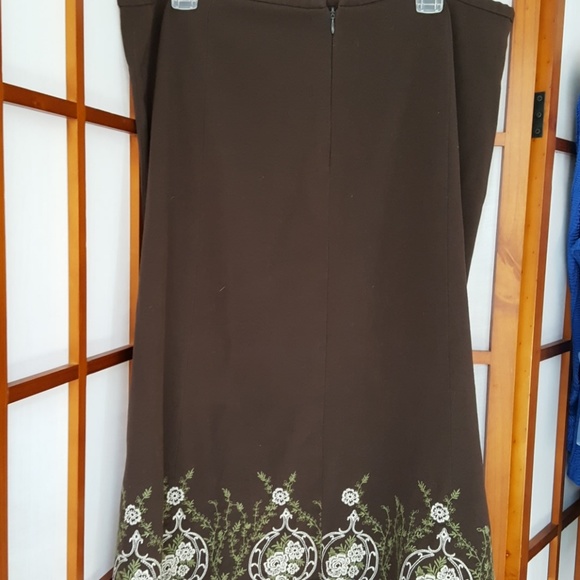 Long skirt - Picture 3 of 4