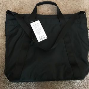 NWT Carry the Day Bag lululemon