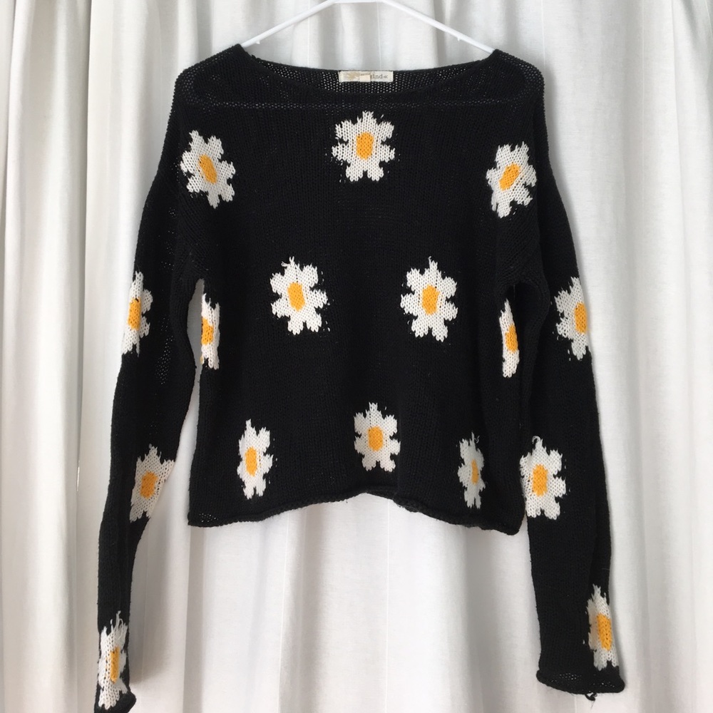 LIGHTWEIGHT SUNFLOWER SWEATER