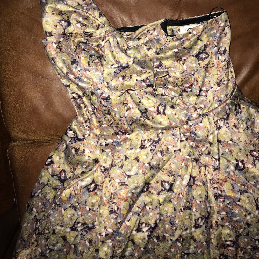 Dress - Picture 3 of 3