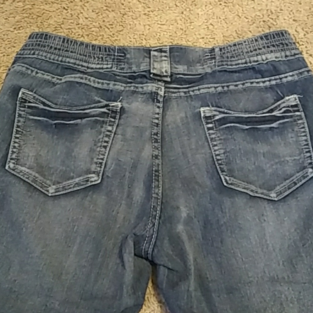 Capris - Picture 2 of 3
