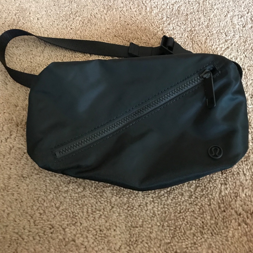Never worn lululemon Fanny pack!