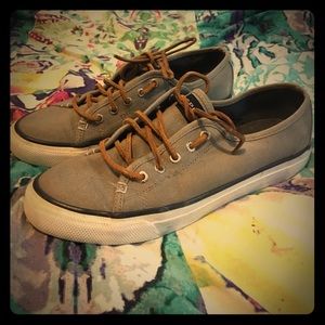 Women's seas coast canvas sneaker