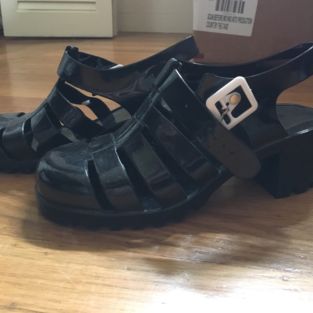 Black healed jellies