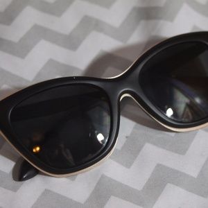 Cat eye sunglasses