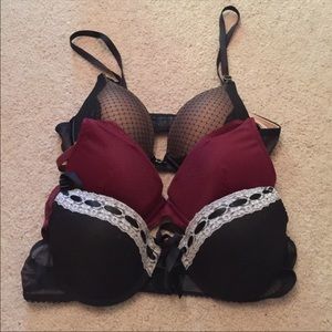 ❗️LOT OF 10 BRAS. PRICED TO SELL❗️