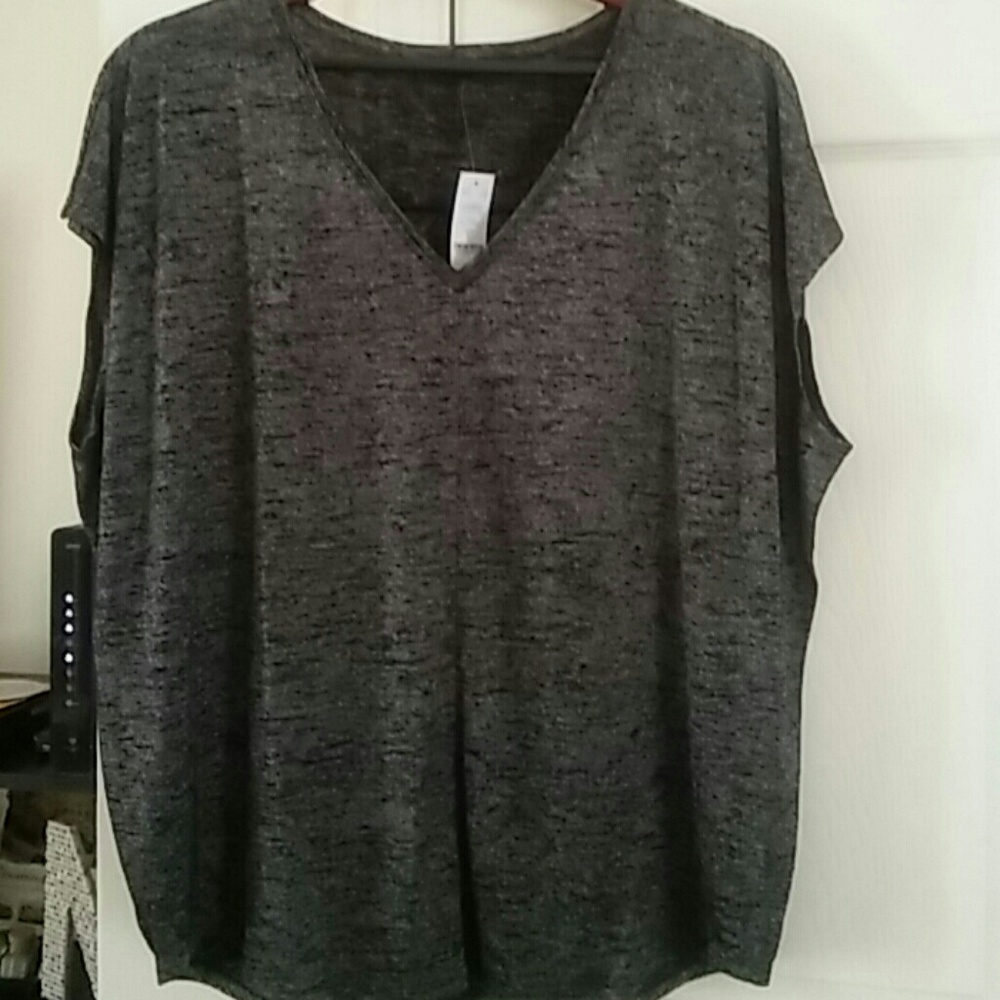 Tee shirt