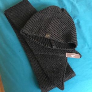 UGG hat and scarf set