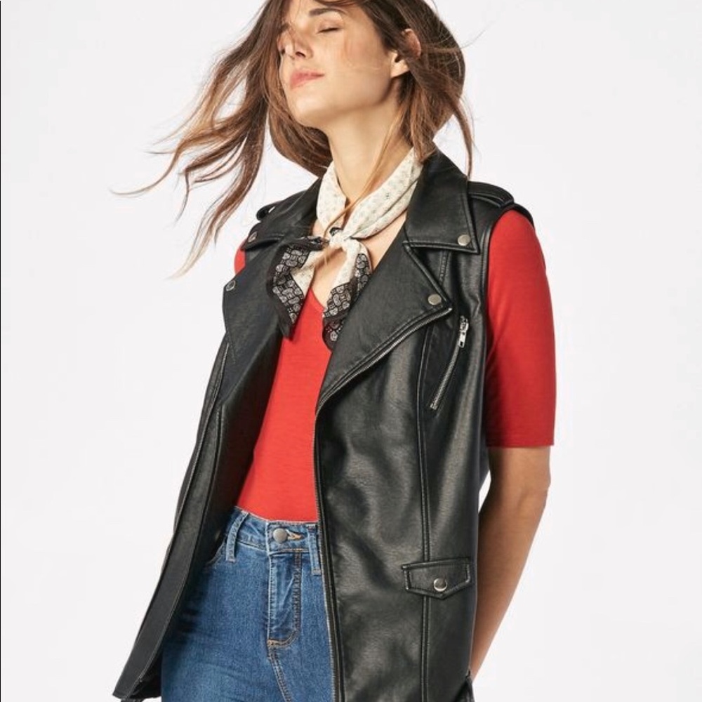 SOLD 💥 Moto Black Faux Leather Vest ⋇