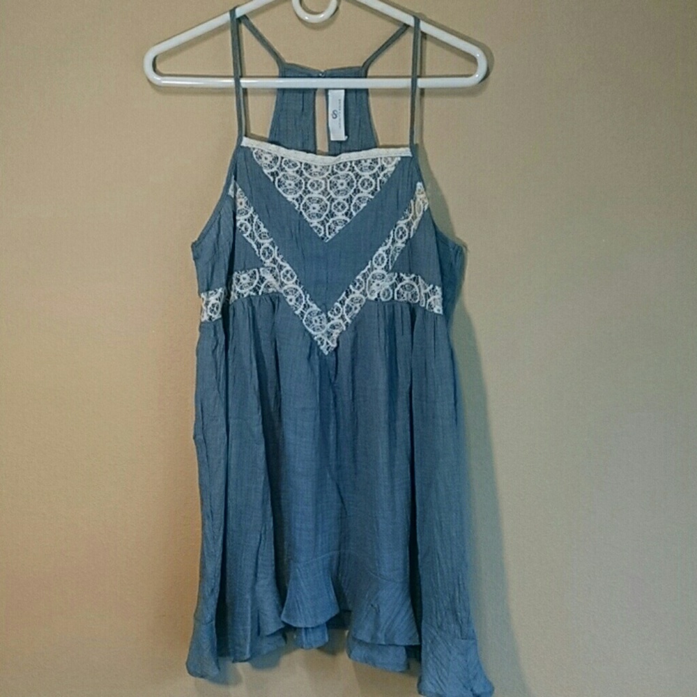 One large Left ✨Chambray Lace Tunic - Picture 2 of 3