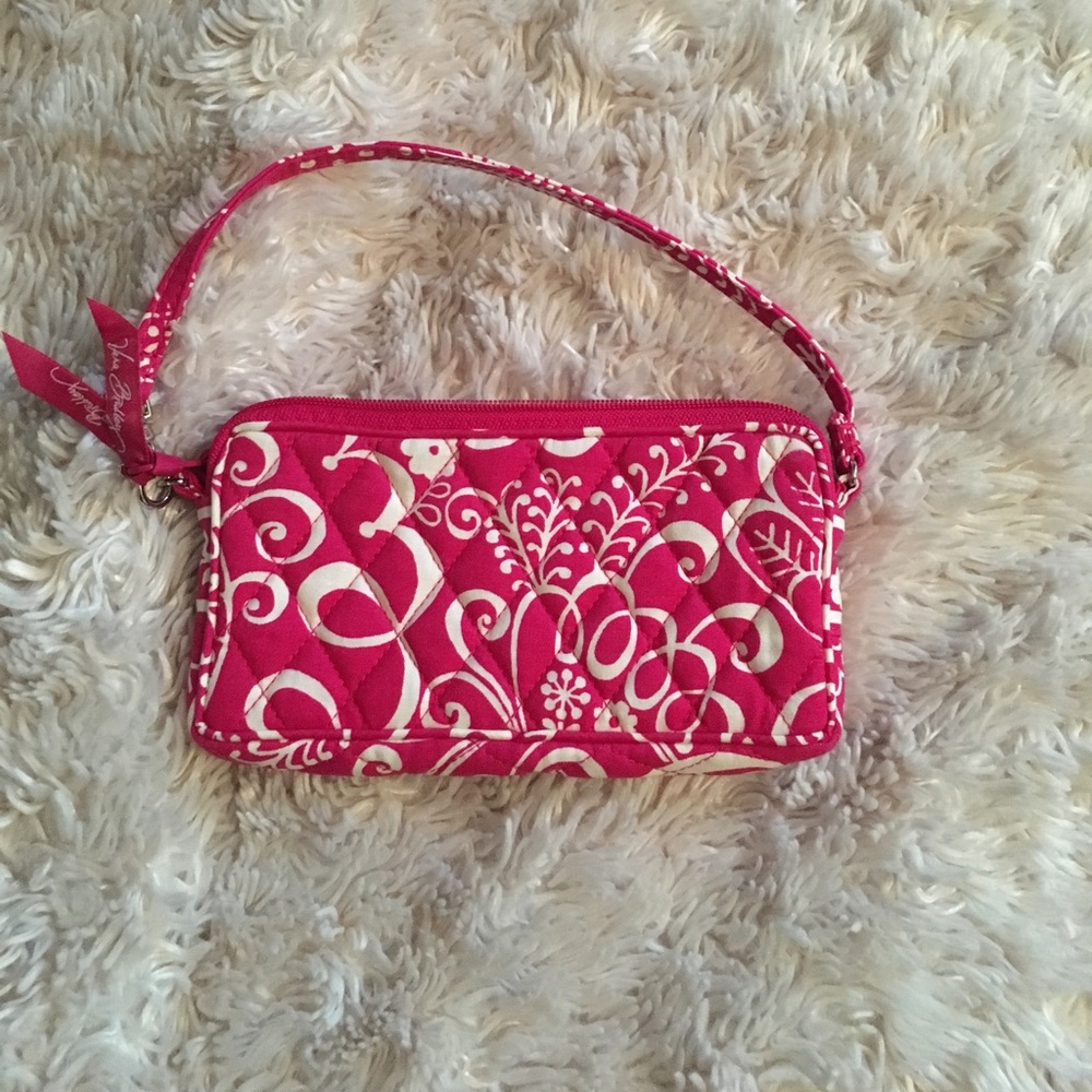 Clutch perfect for anyone and for the spring
