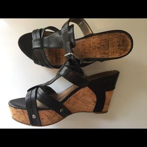 Guess wedges