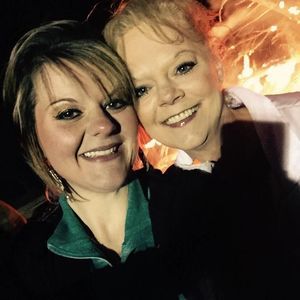 Meet your Posher, Lora