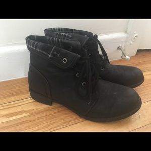 Very cute fall booties