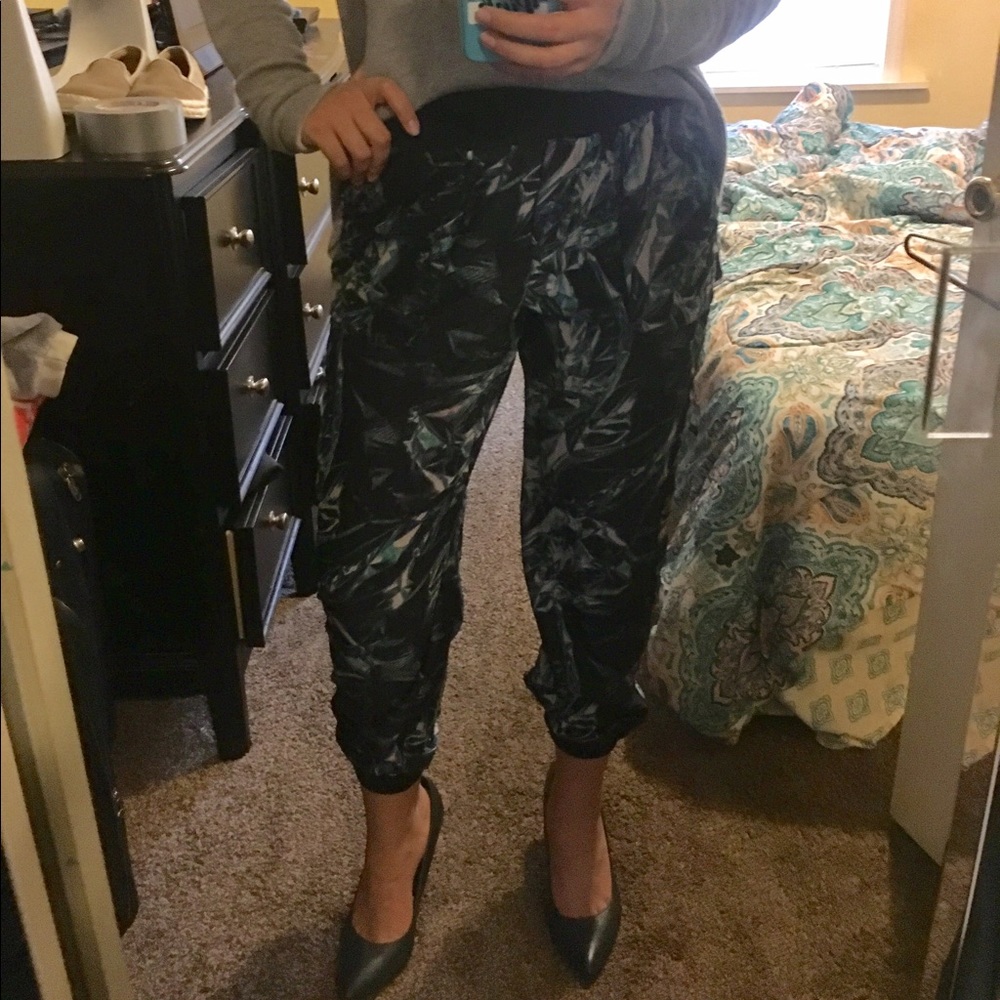 Silence and Noise Pants size M